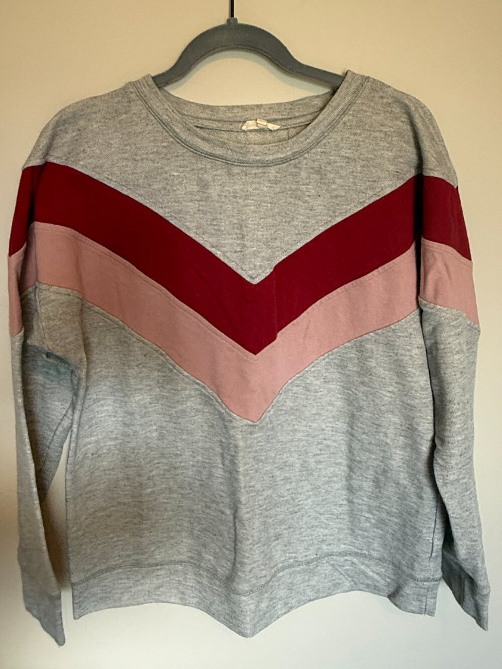 In Loom Colorblock Chevron Sweatshirt Large